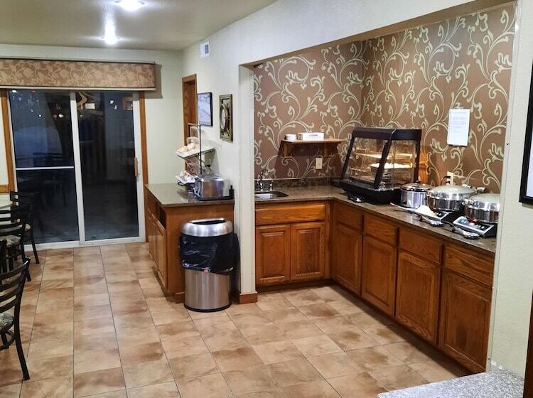 فندق Rivertree Inn & Suites