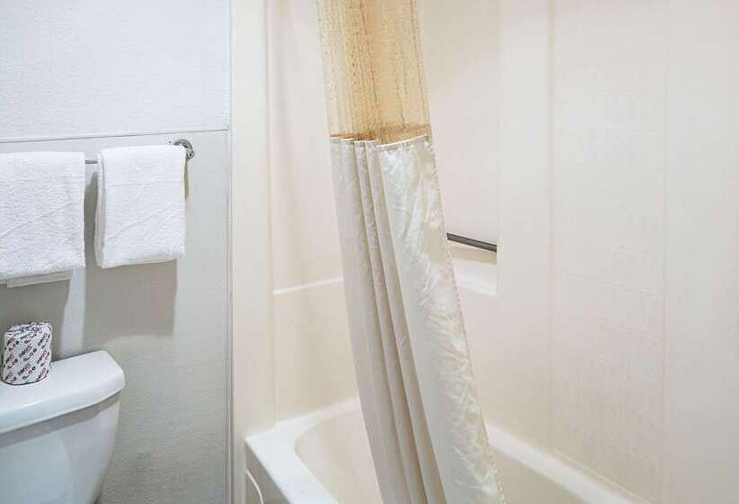 Отель Rodeway Inn At Nevada State Capitol