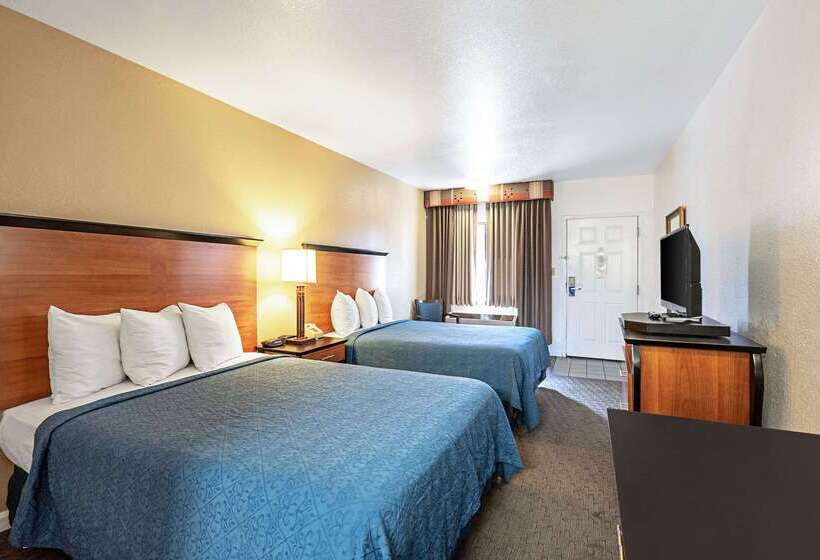 Отель Rodeway Inn At Nevada State Capitol