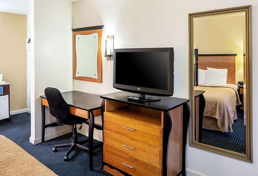 Отель Rodeway Inn At Nevada State Capitol