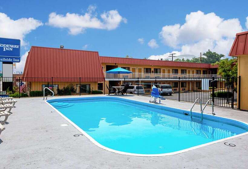 Отель Rodeway Inn At Nevada State Capitol