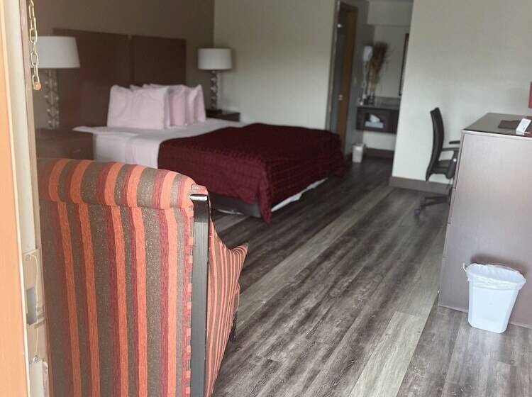 فندق Royal Inn & Suites