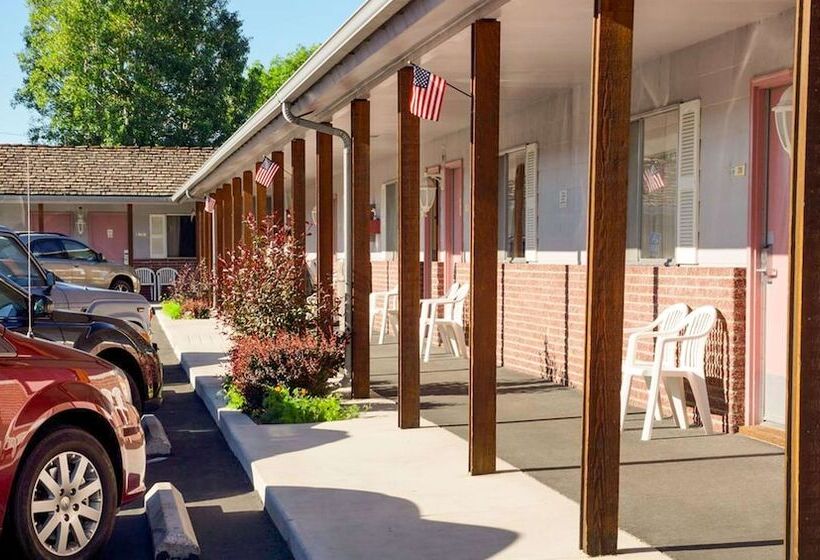 호텔 Ruby Inn Bridgeport