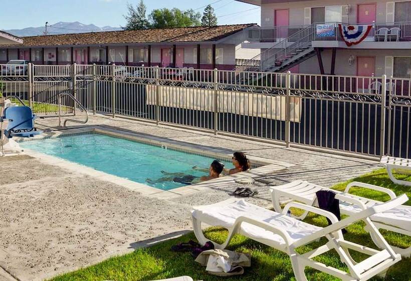 호텔 Ruby Inn Bridgeport