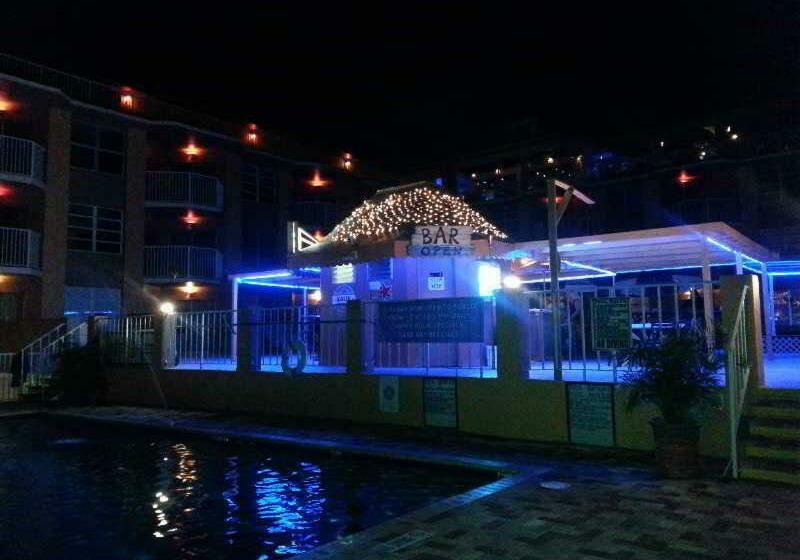 فندق Seaspray Inn Beach Resort