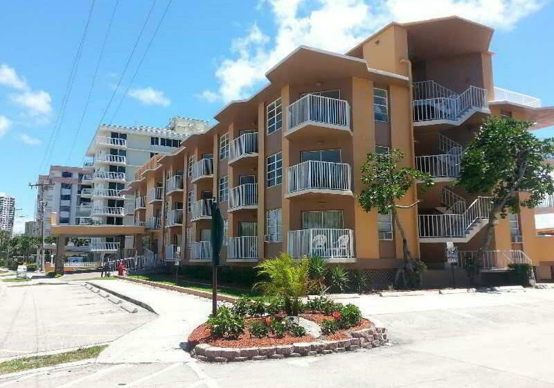 فندق Seaspray Inn Beach Resort