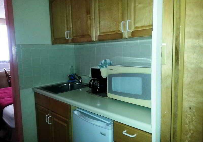 فندق Seaspray Inn Beach Resort