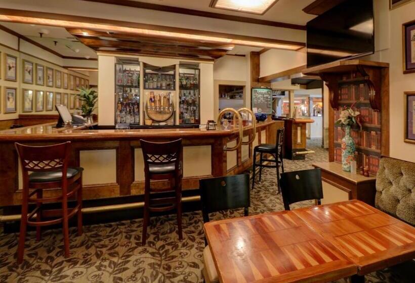 فندق Senator Inn & Spa