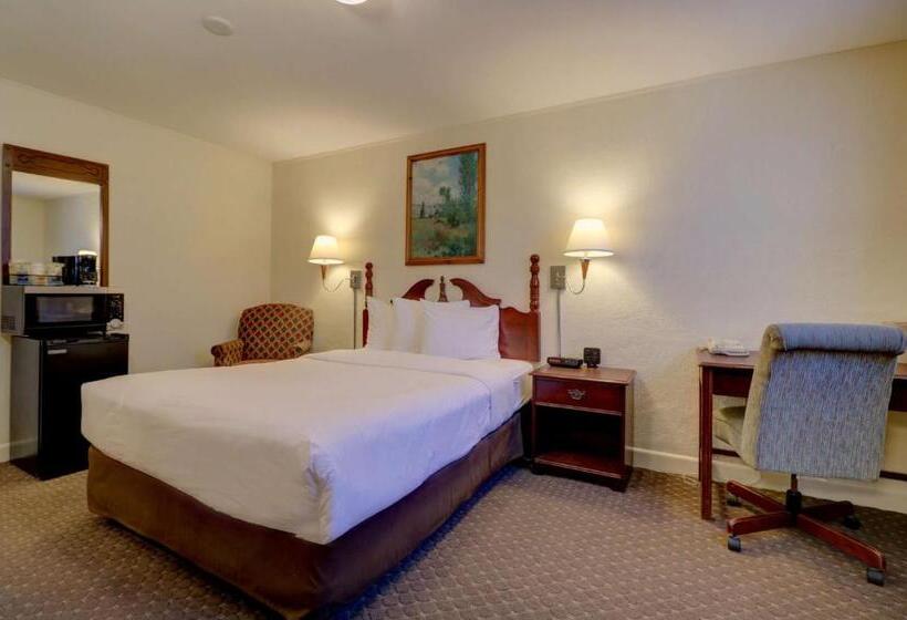 فندق Senator Inn & Spa