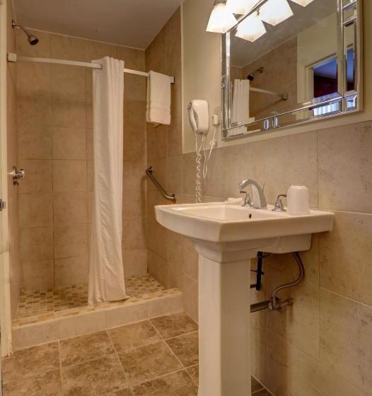 فندق Senator Inn & Spa