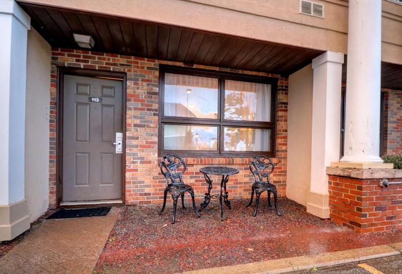 فندق Senator Inn & Spa