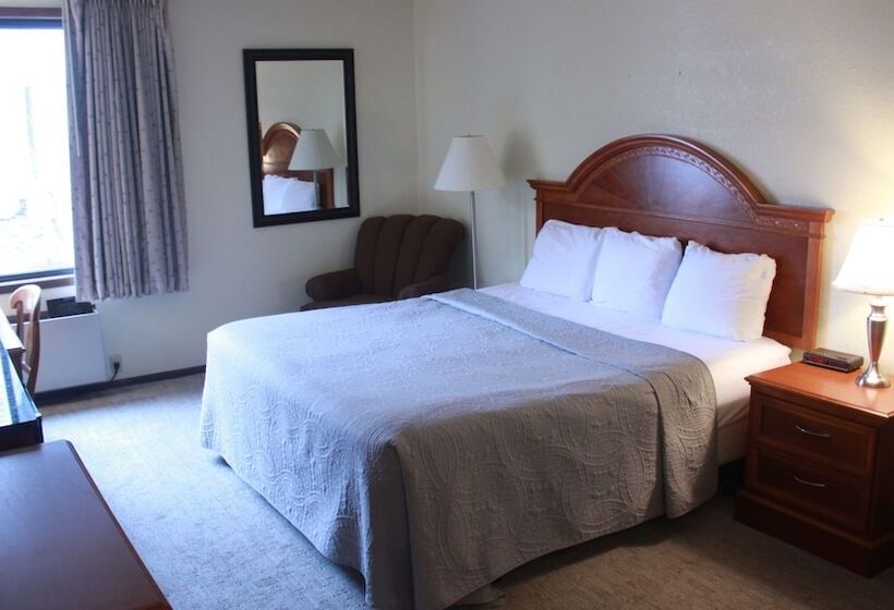 فندق Shawano Four Seasons