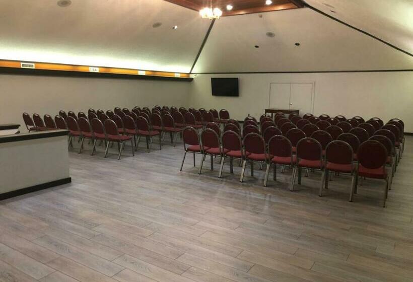 هتل Springfield Inn Tn