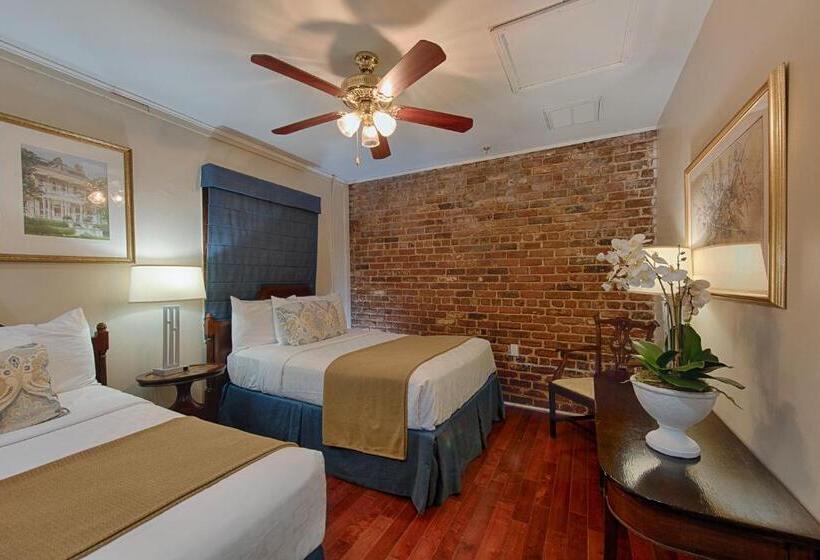 فندق St. Pierre French Quarter