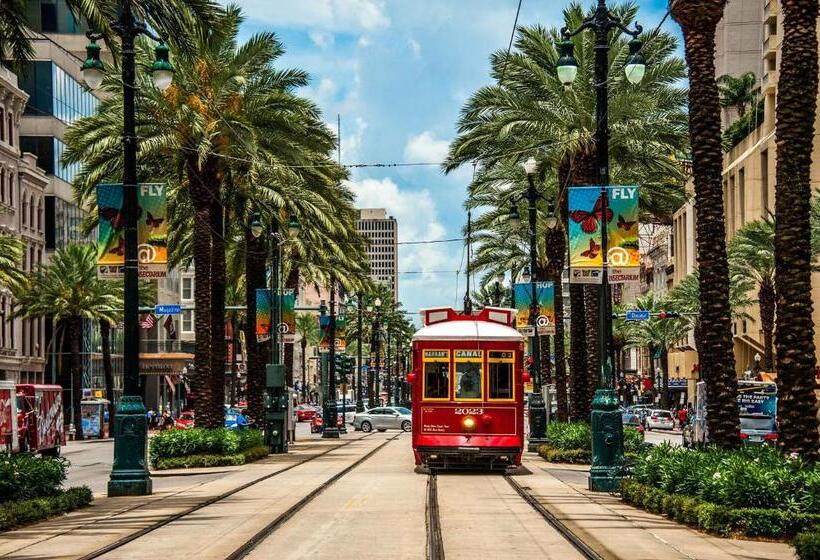 فندق St. Pierre French Quarter