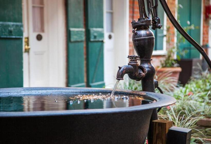 فندق St. Pierre French Quarter