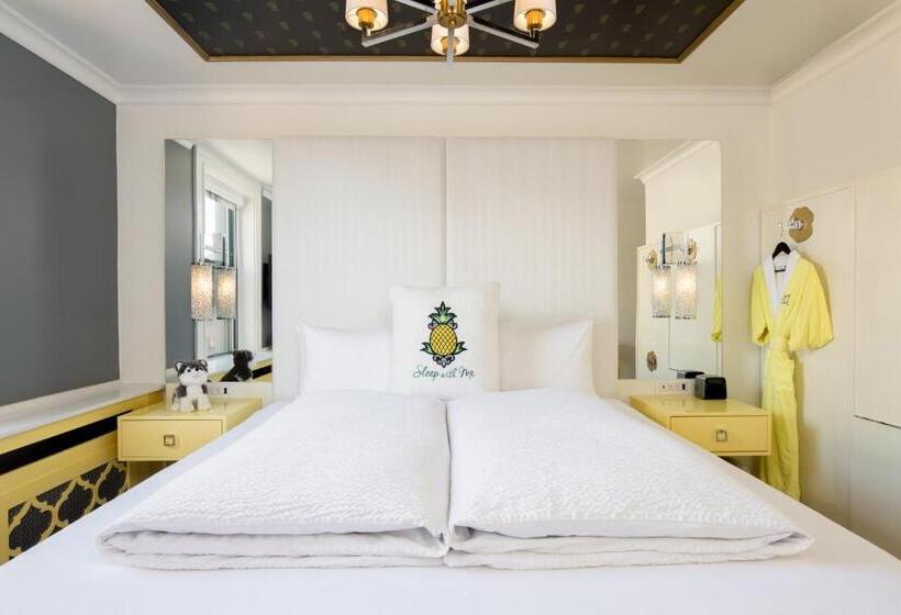 Staypineapple, A Delightful Hotel, South End