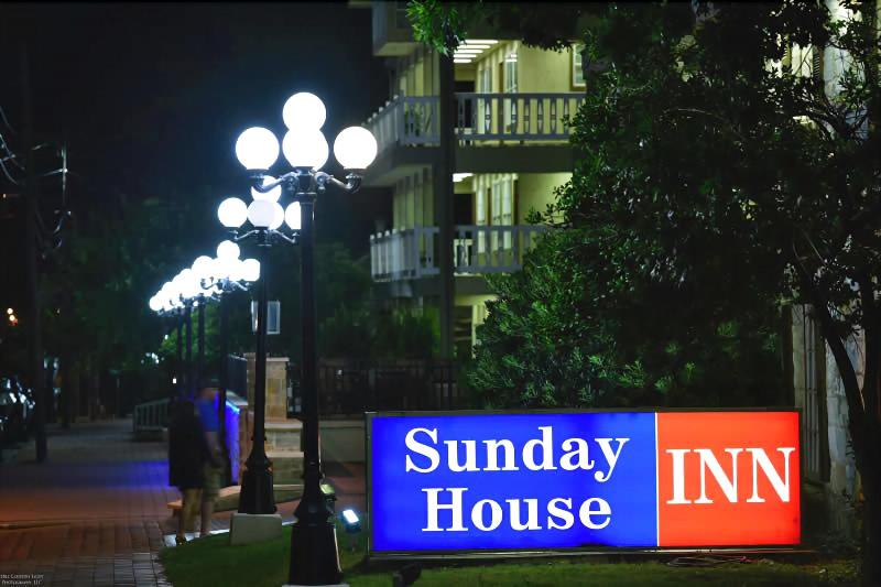 호텔 Sunday House Inn And Suites