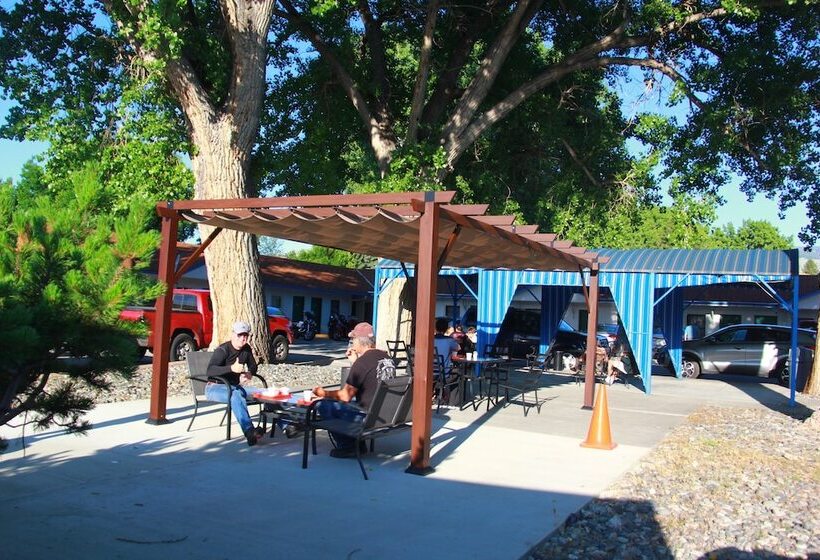 فندق Sunrise Motor Inn