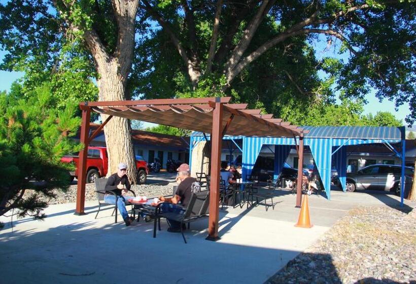 فندق Sunrise Motor Inn