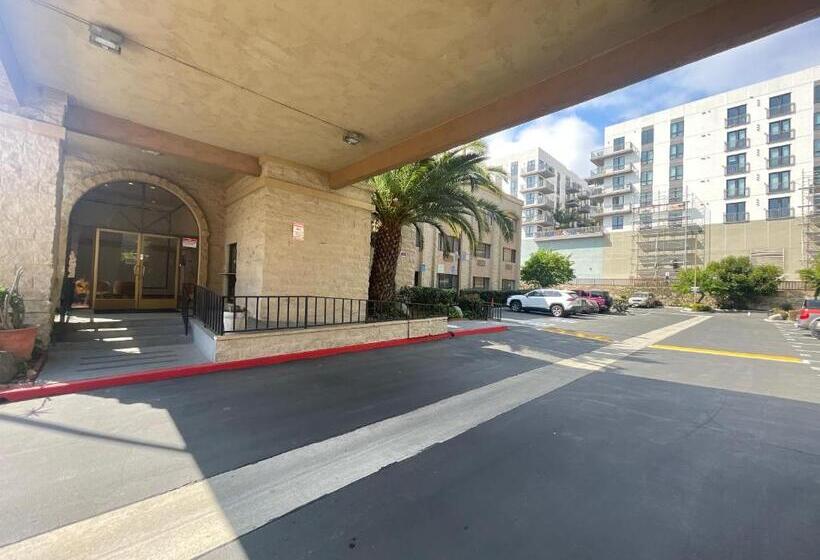 فندق Portside Inn & Suites