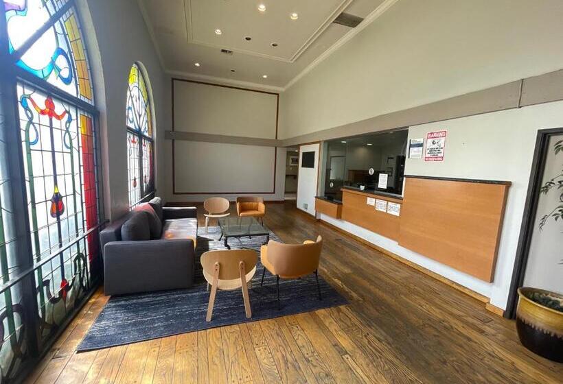 فندق Portside Inn & Suites