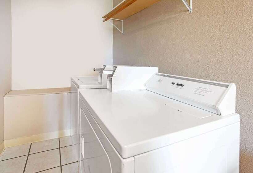 בית מלון כפרי Super 8 By Wyndham Atchison