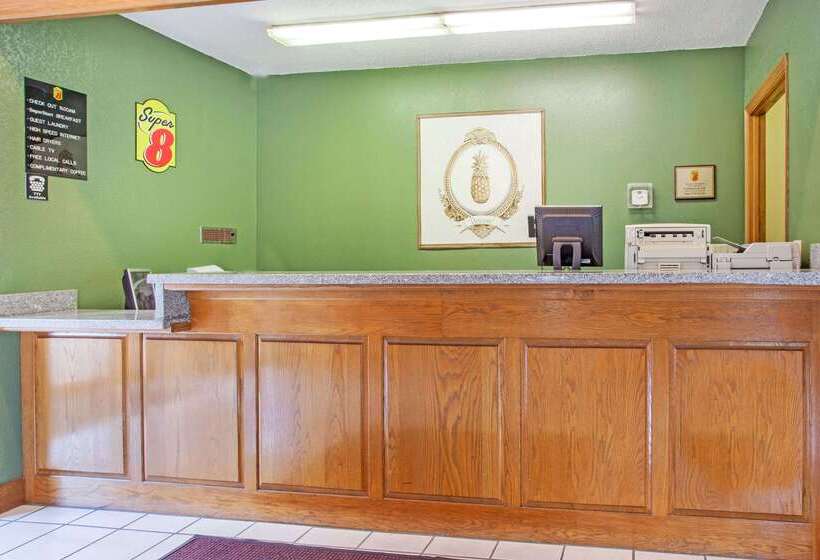 בית מלון כפרי Super 8 By Wyndham Atchison