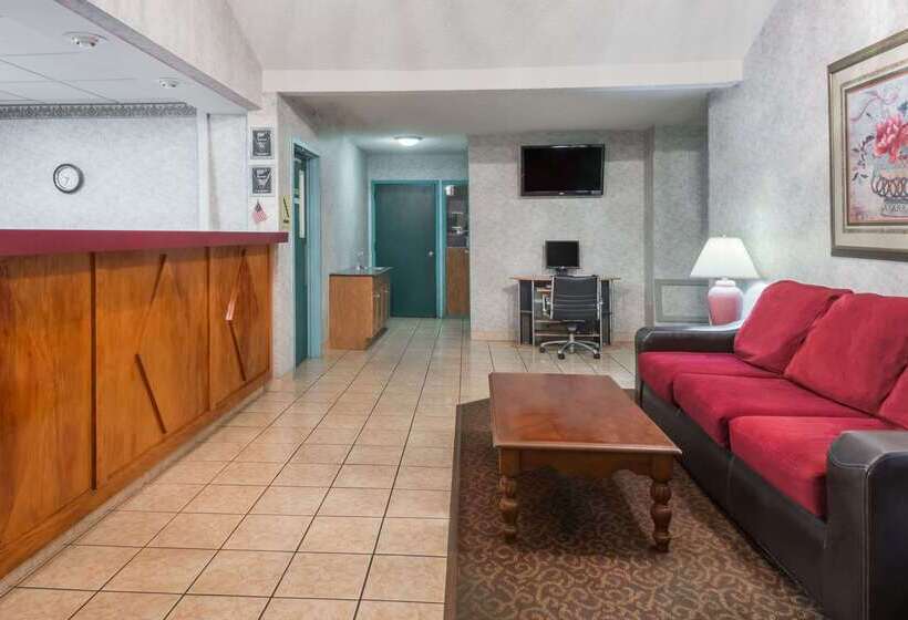 فندق Super 8 By Wyndham Hancock Md