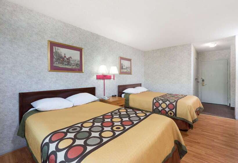 فندق Super 8 By Wyndham Hancock Md