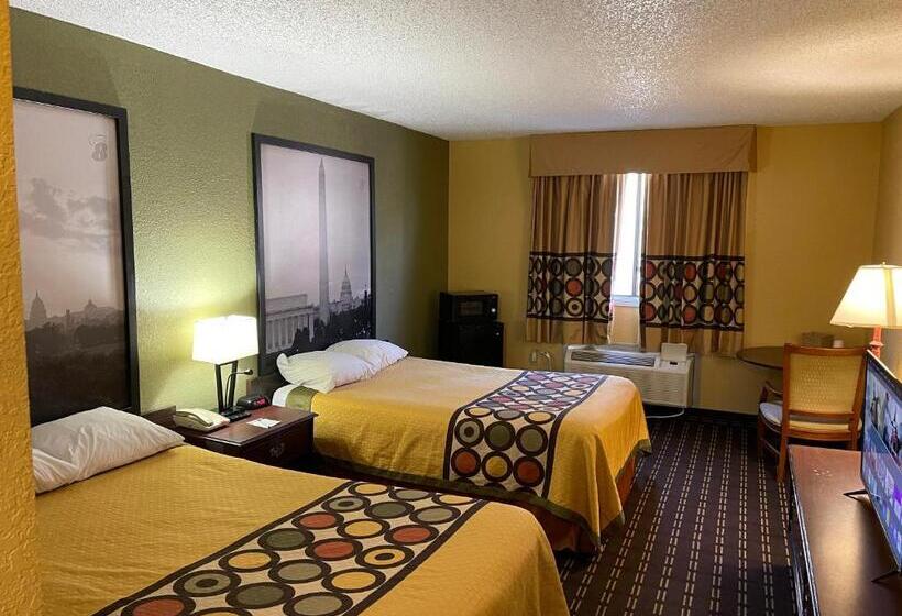 فندق Super 8 By Wyndham Hancock Md