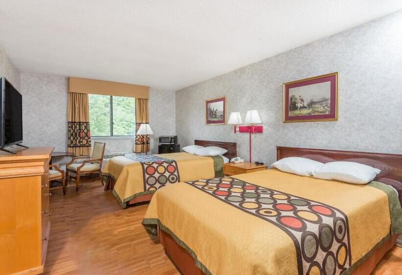 فندق Super 8 By Wyndham Hancock Md