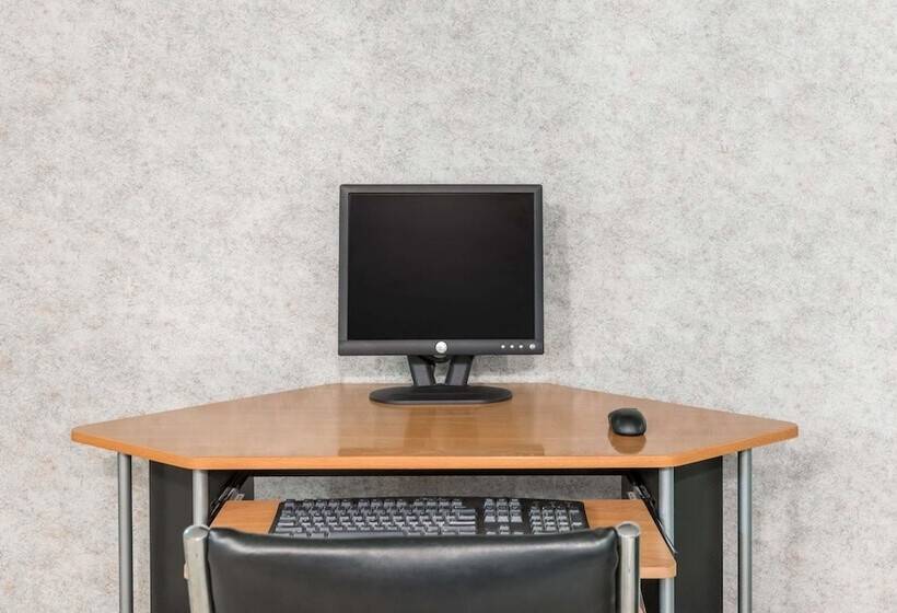 فندق Super 8 By Wyndham Hancock Md