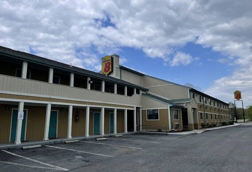 فندق Super 8 By Wyndham Hancock Md