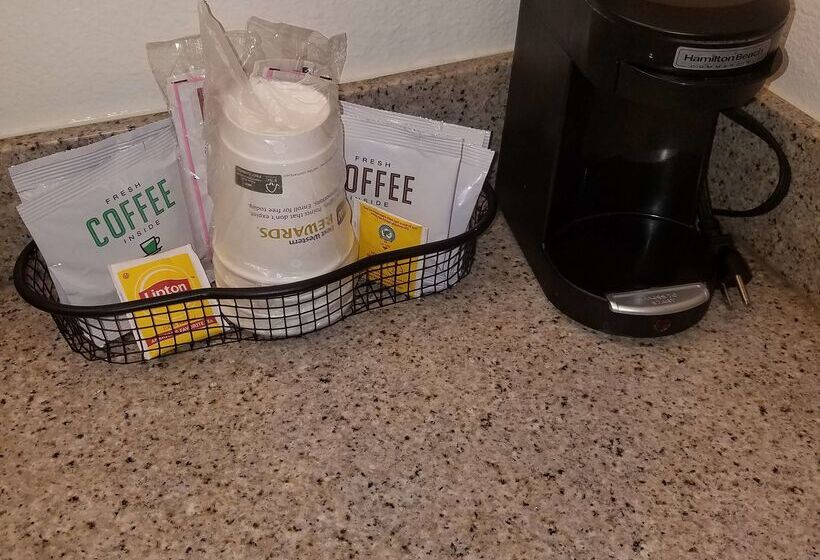 Surestay Hotel By Best Western Hollister