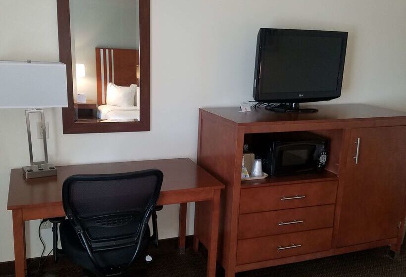 Surestay Hotel By Best Western Hollister