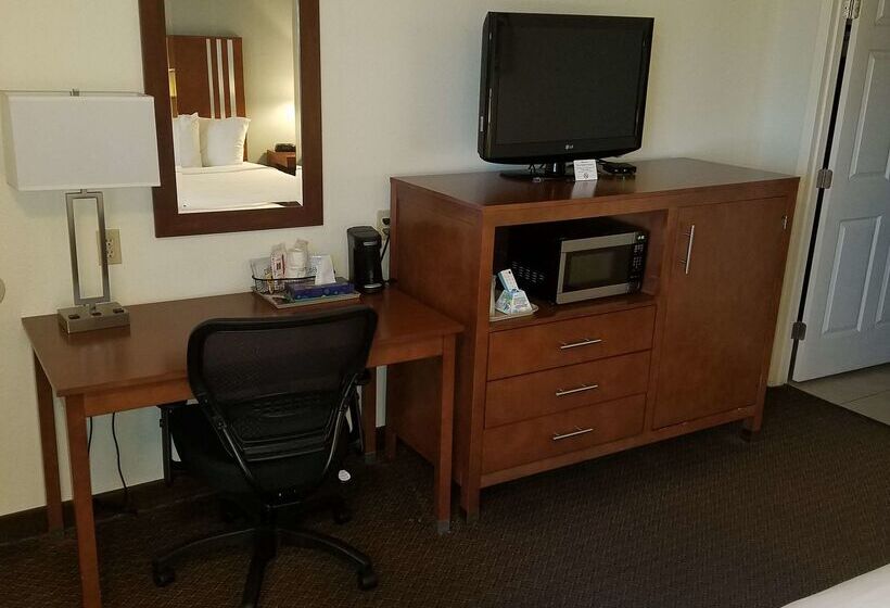 Surestay Hotel By Best Western Hollister