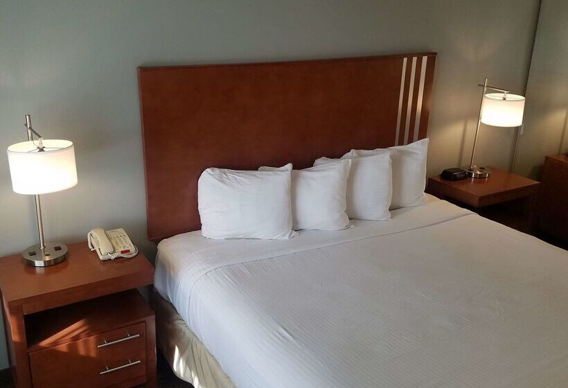 Surestay Hotel By Best Western Hollister