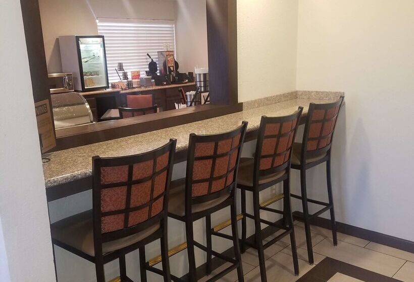 Surestay Hotel By Best Western Hollister