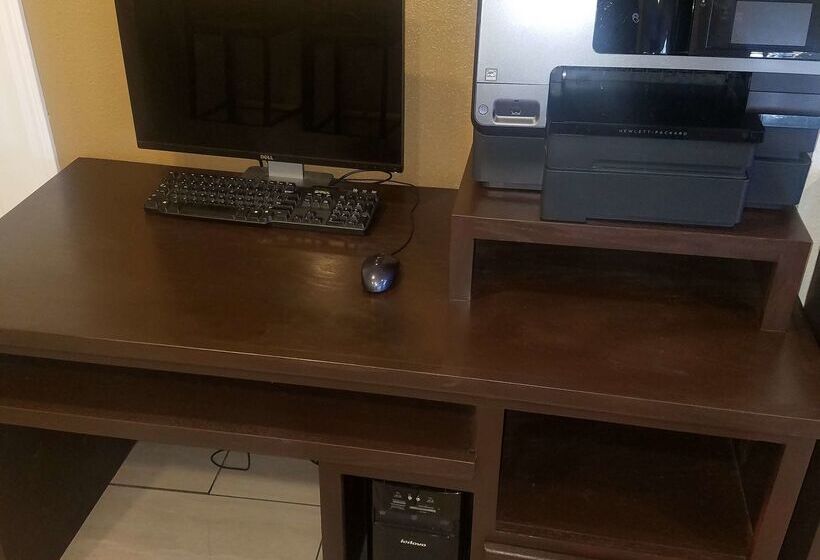 Surestay Hotel By Best Western Hollister