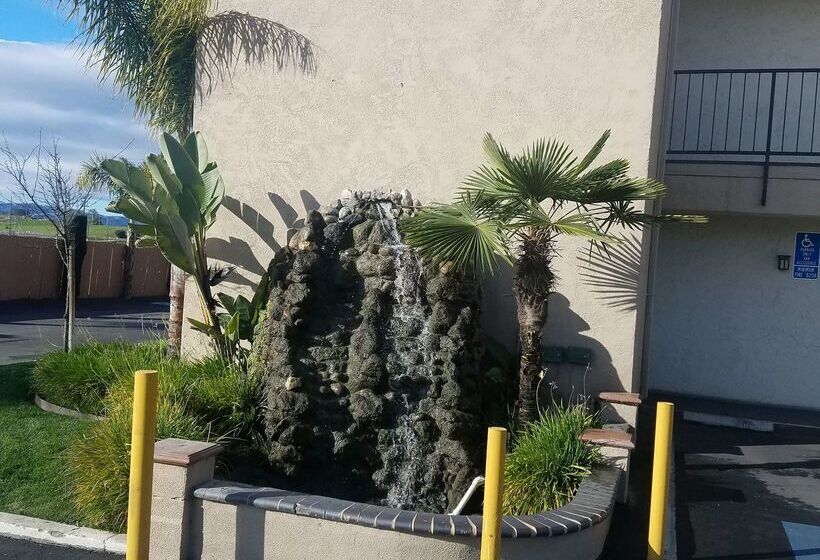 Surestay Hotel By Best Western Hollister