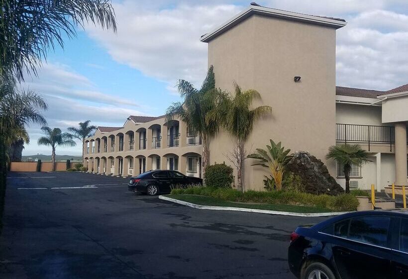 Surestay Hotel By Best Western Hollister