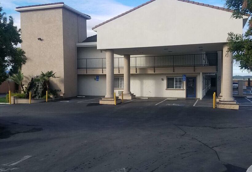 Surestay Hotel By Best Western Hollister