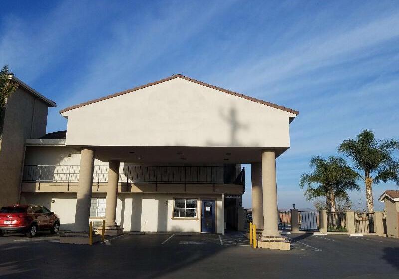 Surestay Hotel By Best Western Hollister