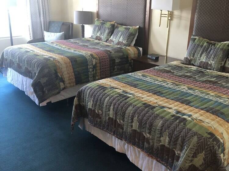 فندق Swiss Chalet Inn