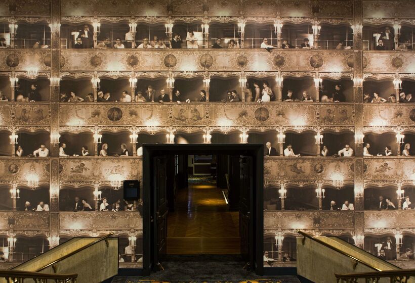 The Allegro Royal Sonesta Hotel Chicago Loop