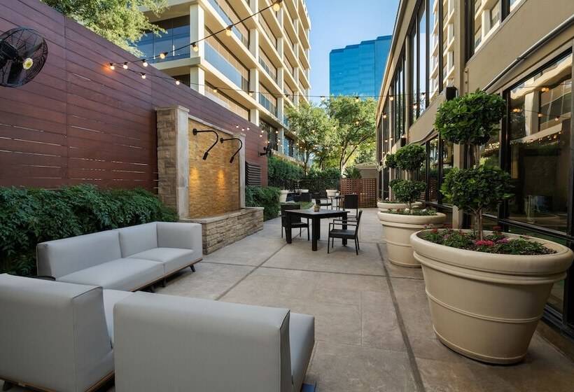 Отель The Beeman