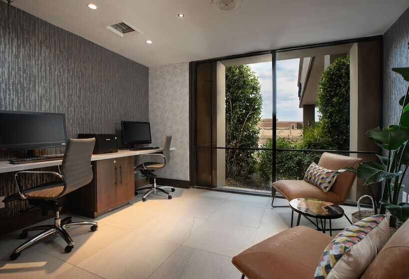 Отель The Beeman