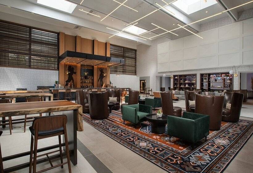 Отель The Beeman