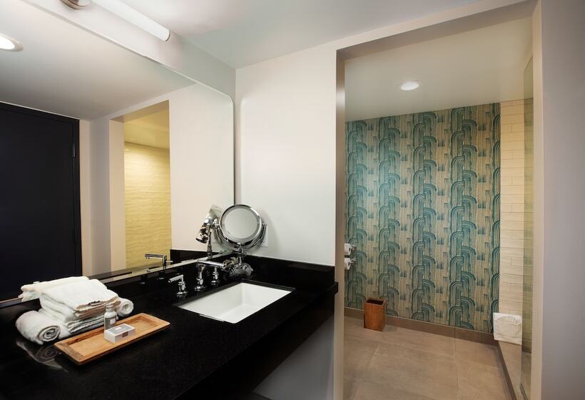 Отель The Beeman